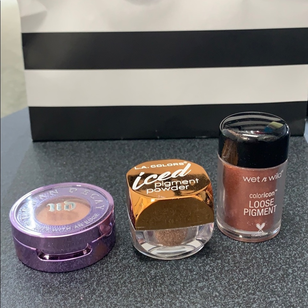 Urban Decay Eye Shadow PLUS 2 free loose e.s.